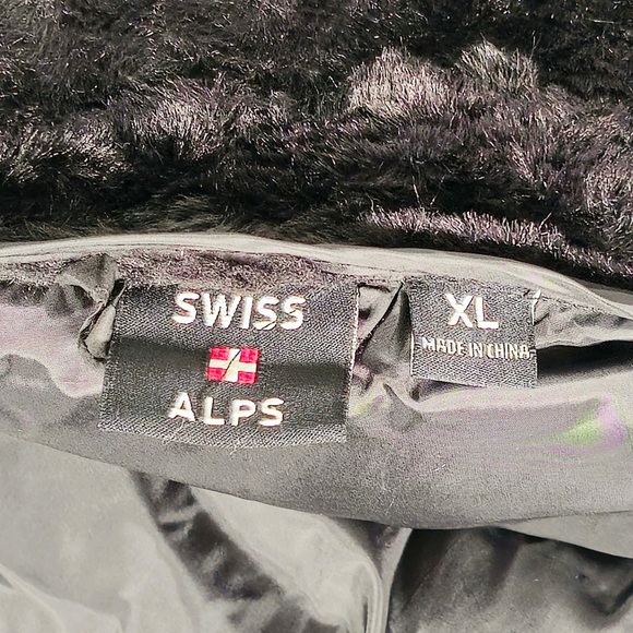 NWT Swiss Alps Black Women's Puffer Coat with Faux-Fur Hood - Picture 6 of 8